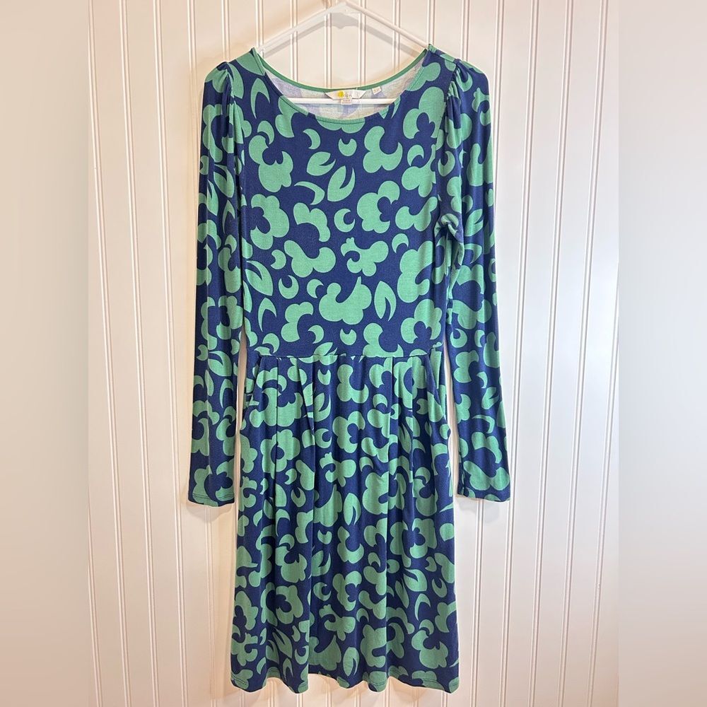 Boden women Dress in Green and Blue Pattern Long Sleveele size 6R .